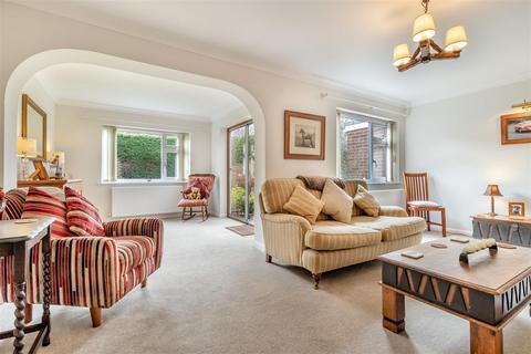 16 Dean Close, Mansfield, NG18 4DB