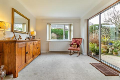 16 Dean Close, Mansfield, NG18 4DB