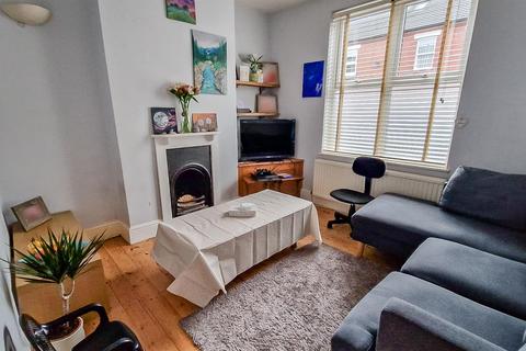 3 bedroom terraced house for sale, Gladstone Street, Bedford