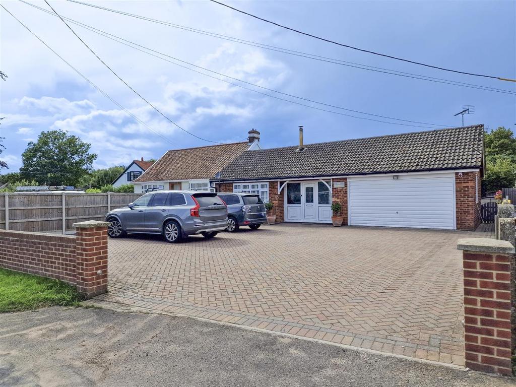 Old London Road, Copdock 3 bed detached bungalow for sale £480,000