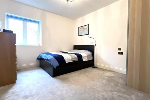 1 bedroom flat for sale, London Road, Morden SM4