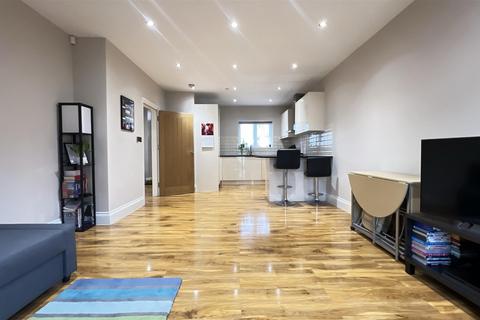 1 bedroom flat for sale, London Road, Morden SM4