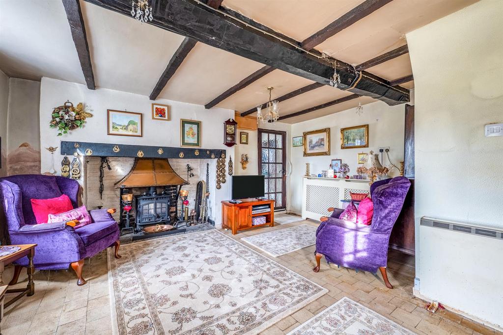 Evesham Road, Norton, Evesham 3 bed semidetached house for sale £300,000