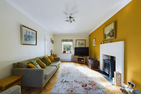 48 Howard Road, Coulsdon, CR5 2EA