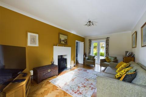 48 Howard Road, Coulsdon, CR5 2EA