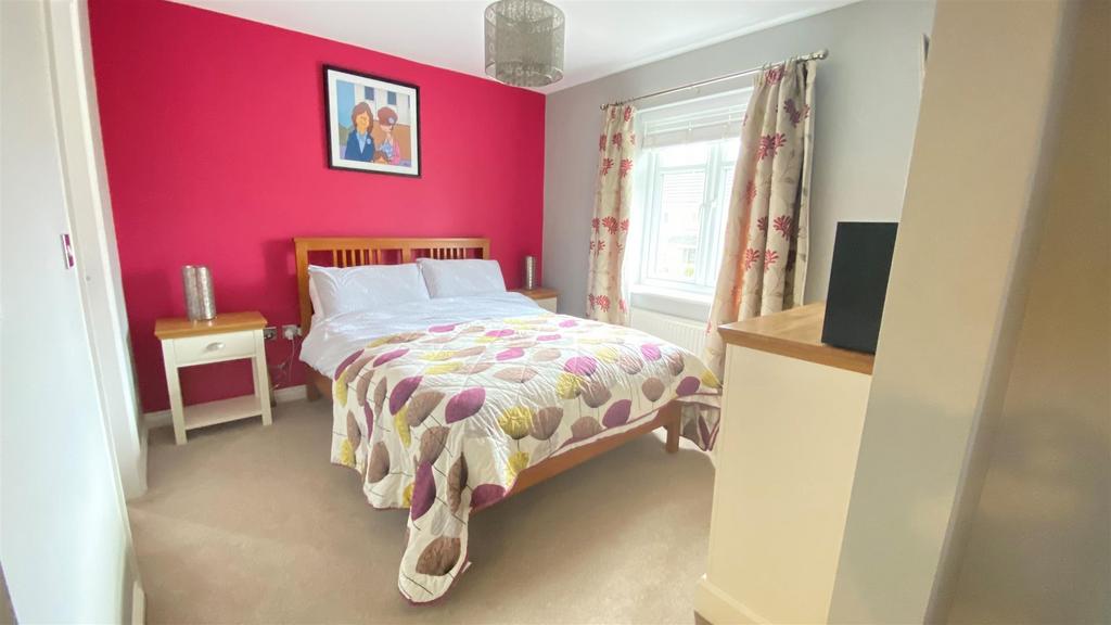 M  Bed 2.jpg