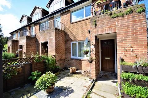 1 bedroom flat for sale, Brangwyn Crescent, Colliers Wood SW19