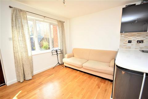 1 bedroom flat for sale, Brangwyn Crescent, Colliers Wood SW19