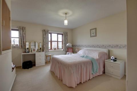 2 bedroom terraced house for sale, Centurion Way, Brough