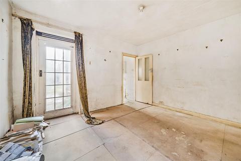 171 Sandycombe Road, Richmond, TW9 2EN