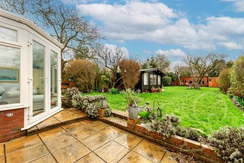 3 bedroom cottage for sale, Suffolk Avenue, West Mersea Colchester CO5