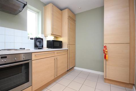 1 bedroom flat to rent, Bansteat Court, Westway, East Acton, W12 0QJ