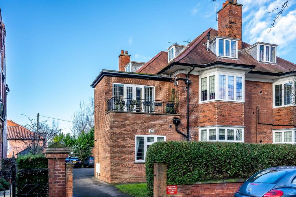 The Avenue, York 2 bed apartment for sale £325,000