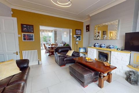 33 Ashfield Drive, Bradford, BD9 4EN