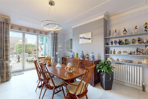 33 Ashfield Drive, Bradford, BD9 4EN