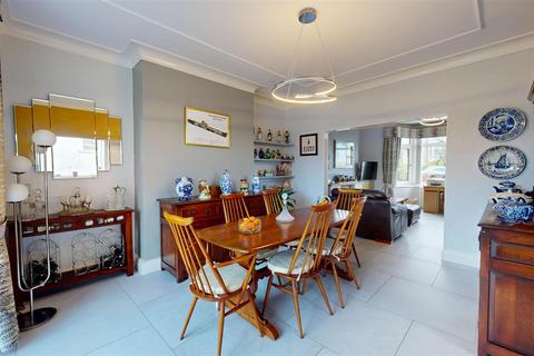 33 Ashfield Drive, Bradford, BD9 4EN
