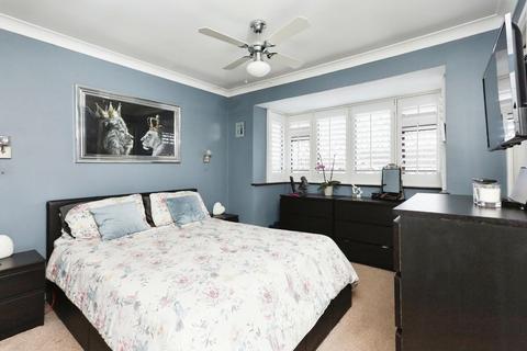 28 Falcon, Wilnecote, Tamworth, B77 5DN