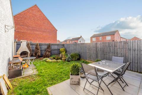 3 bedroom semi-detached house for sale, Roeburn Way, Spalding