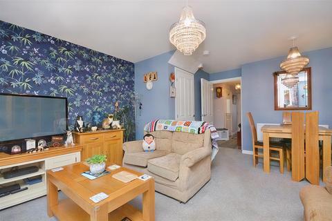 3 bedroom townhouse for sale, Campbell Drive, Eastbourne