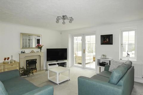 4 bedroom detached house for sale, Harebell Close, Littlehampton BN17