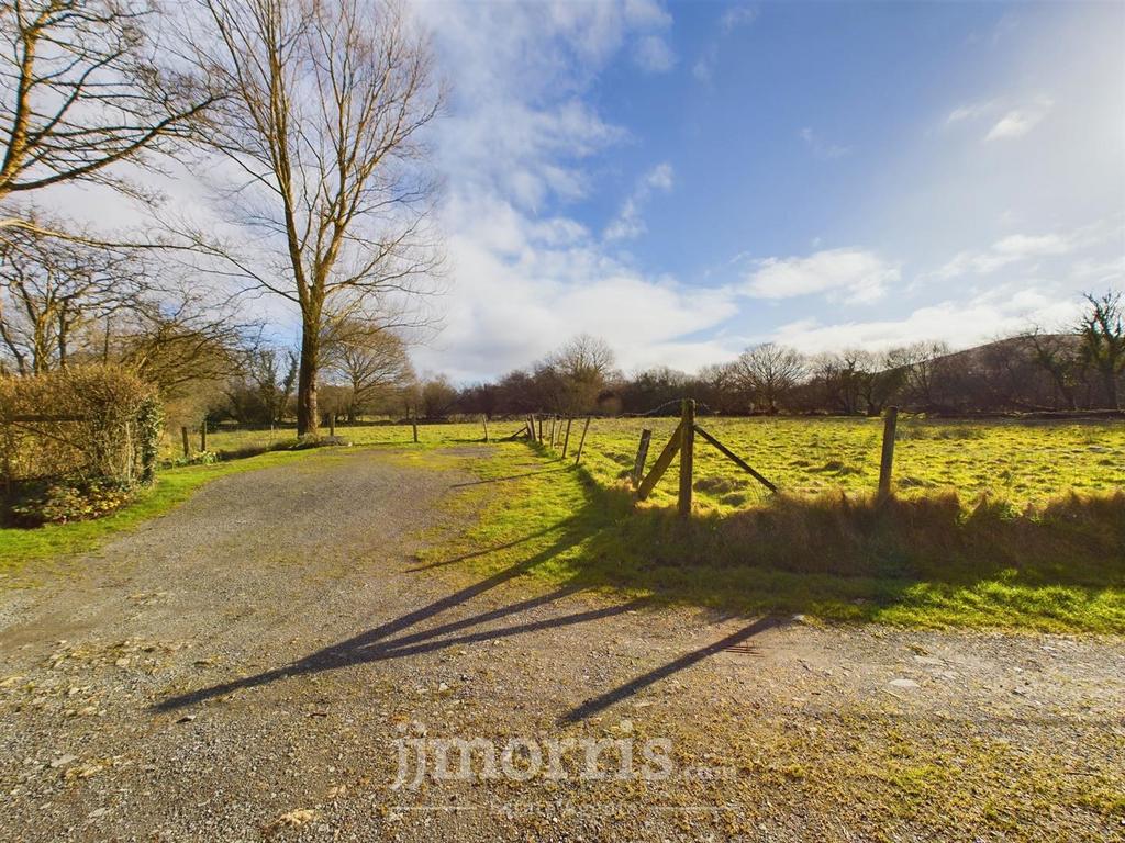CAM01343 G0-PR0215-STILL004.jpg