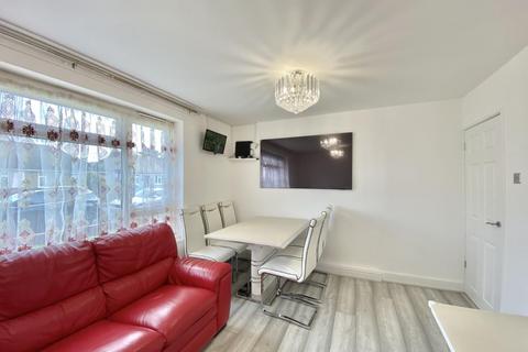7 Douglas Crescent, Hayes, UB4 9BT