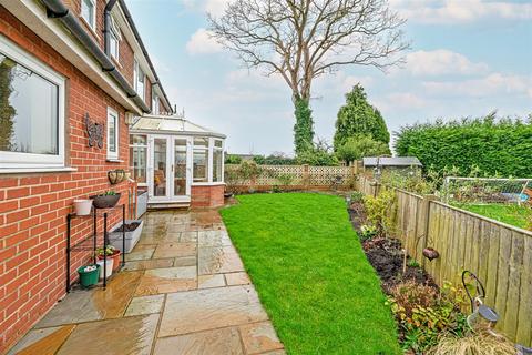 4 bedroom semi-detached house for sale - Village Close, Thelwall, Warrington, Cheshire