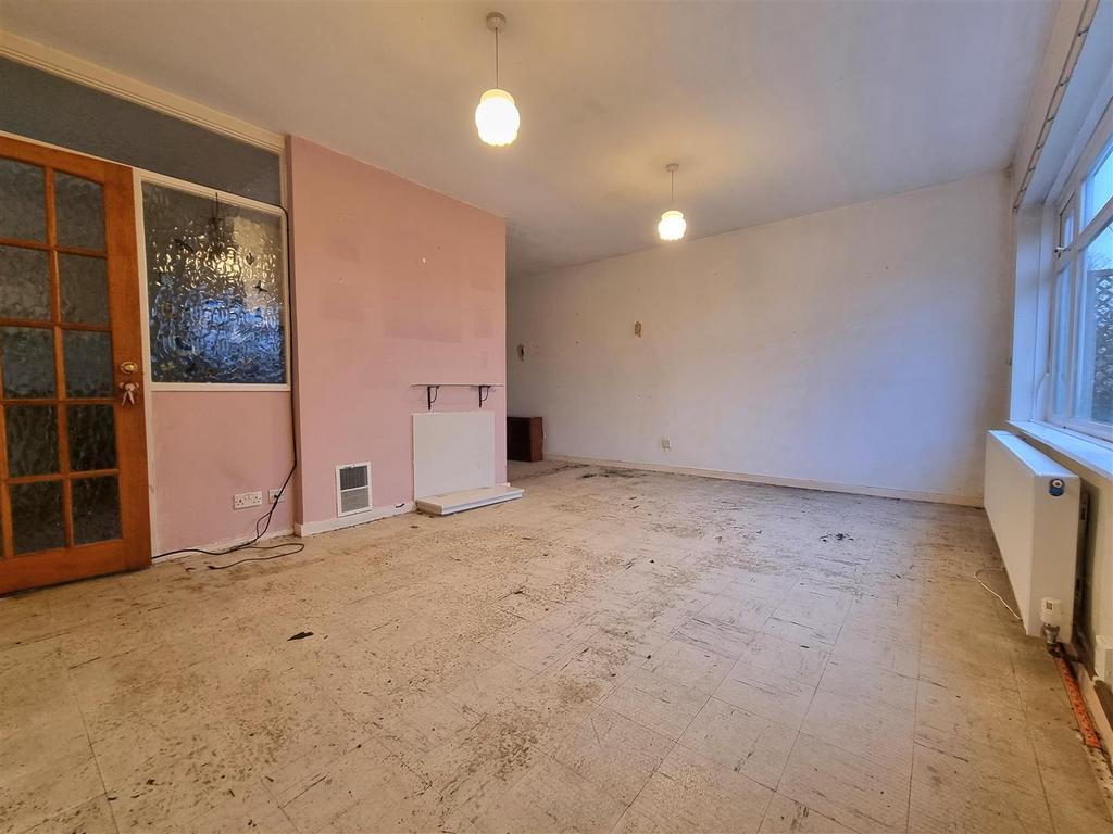 Damson Lane, Solihull 2 bed semidetached bungalow for sale £280,000