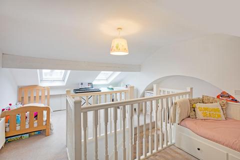4 North Parade, Burley In Wharfedale, Ilkley, LS29 7JR