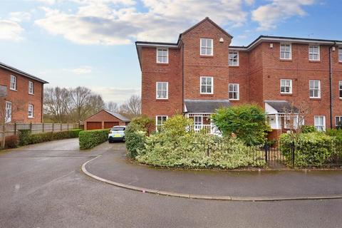 4 bedroom semi-detached house for sale, Trent Close, Stone