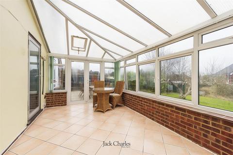 42 Burns Crescent, Tonbridge, TN9 2PS