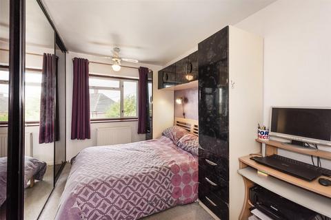 42 Burns Crescent, Tonbridge, TN9 2PS