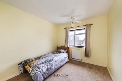 42 Burns Crescent, Tonbridge, TN9 2PS