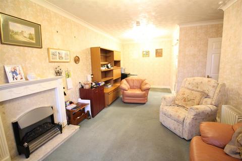 2 bedroom apartment for sale, Sandbed Lawns, Leeds LS15