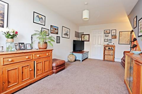 2 bedroom end of terrace house for sale, Cae'r Gerddi, Pontypridd CF38