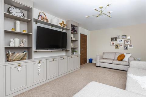 7 Park Hill View, Wakefield, WF1 5FT