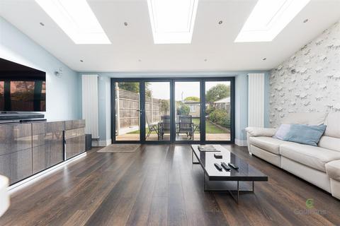 48 Endlebury Road, London, E4 6QG