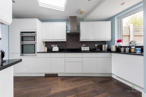 48 Endlebury Road, London, E4 6QG