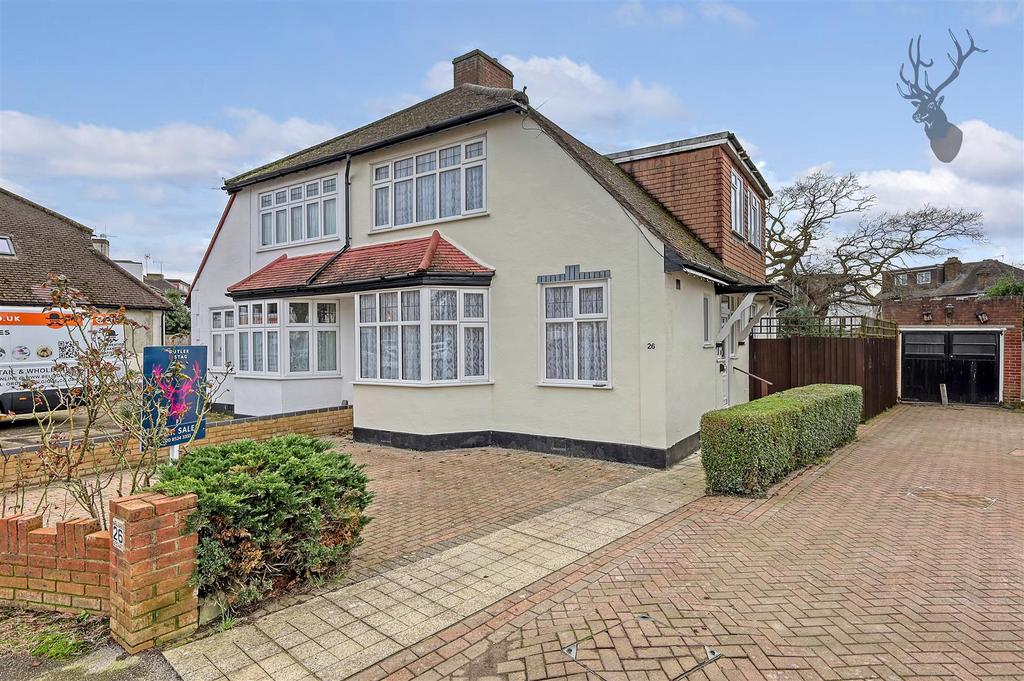 Blackthorne Drive, Chingford E4 4 bed house for sale £650,000