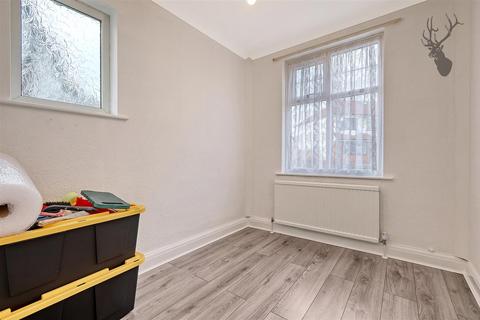 26 Blackthorne Drive, London, E4 6LR