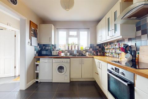 2 Glyn Vale, Bristol, BS3 5JG