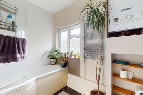 2 Glyn Vale, Bristol, BS3 5JG