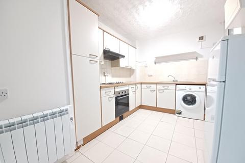 2 bedroom maisonette to rent - Rosewell Court