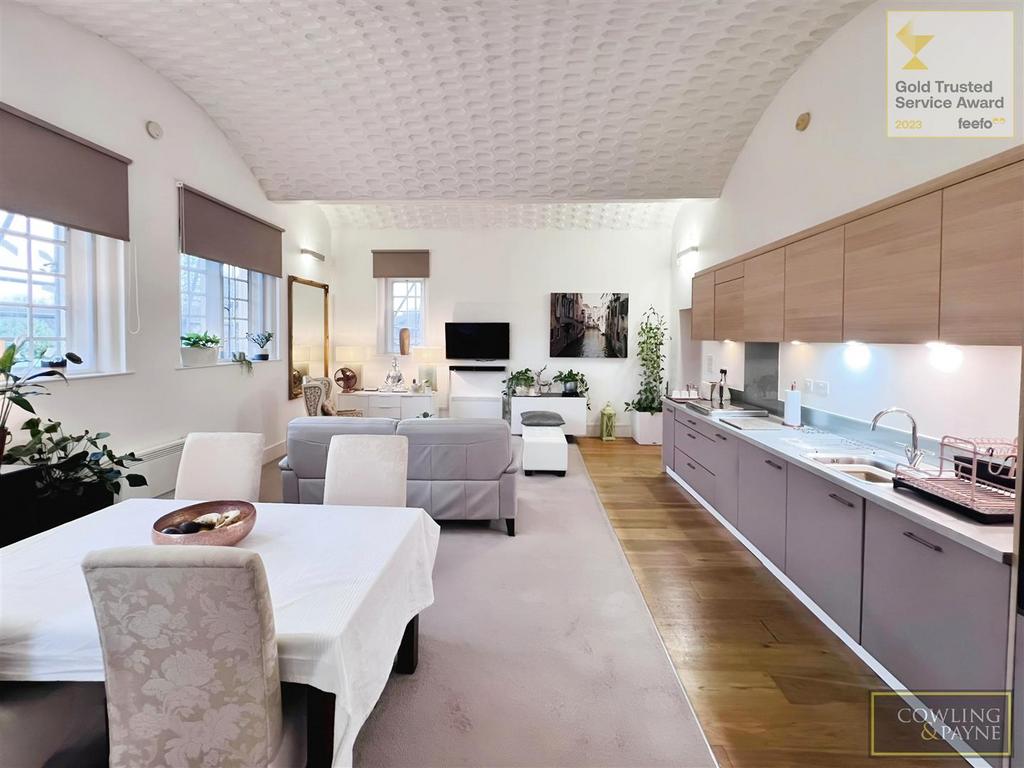 Living/dining room