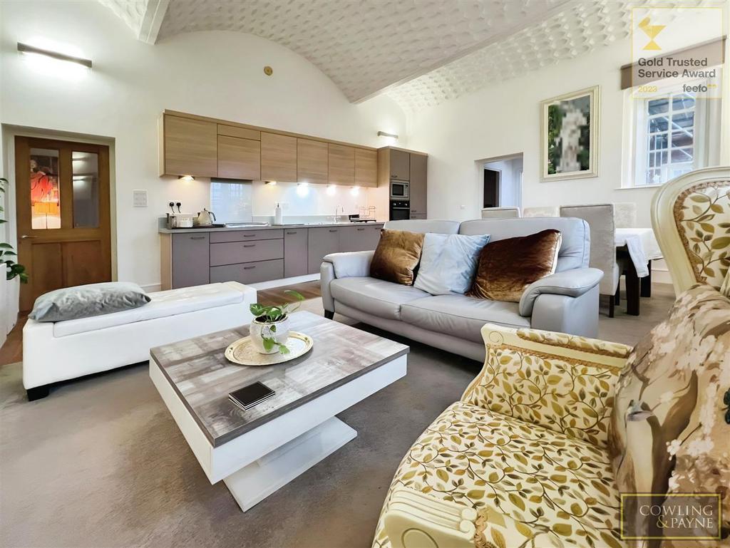 Living/dining room
