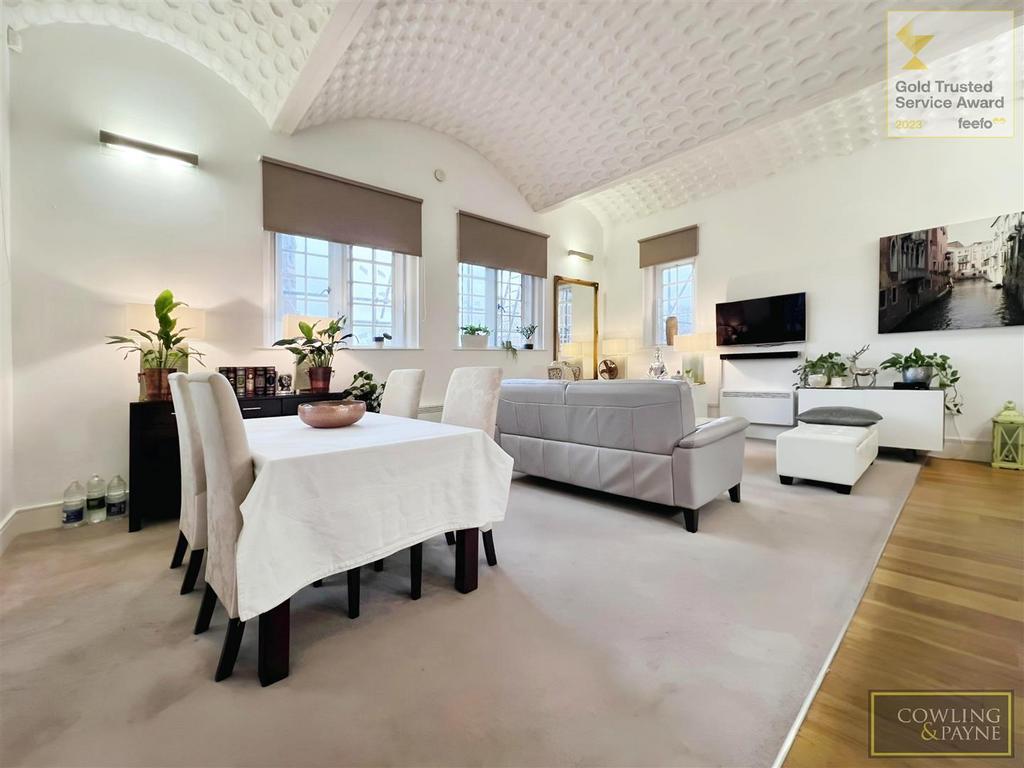 Living/dining room