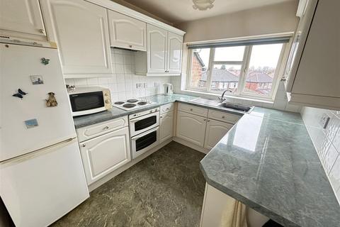 2 bedroom flat for sale, Rylatt Court, Ashton Lane, Sale