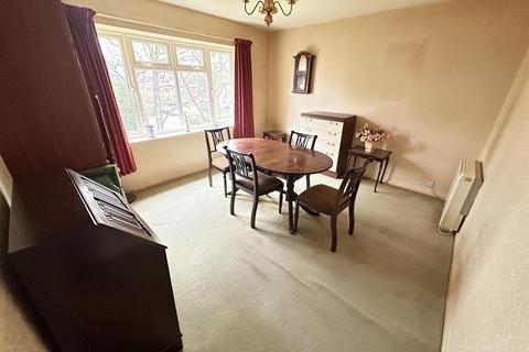 2 bedroom flat for sale, Rylatt Court, Ashton Lane, Sale