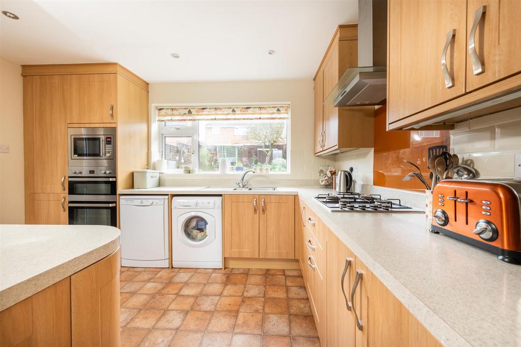 Kitchen / Breakfast Room