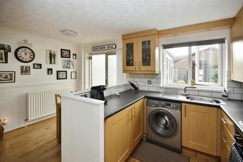 3 bedroom semi-detached house for sale, Maplewood Avenue, Hull